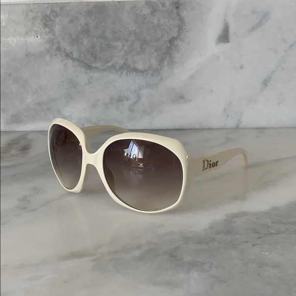 Dior “glossy” oversized sunglasses in off white - Picture 2 of 12